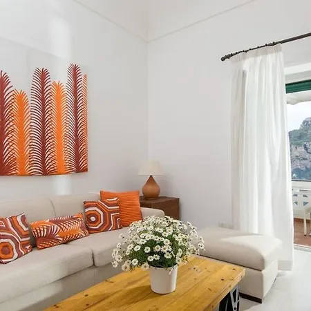 Mariuccia Daire Capri